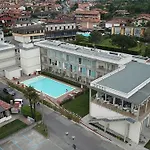 Vischi Otel 3*