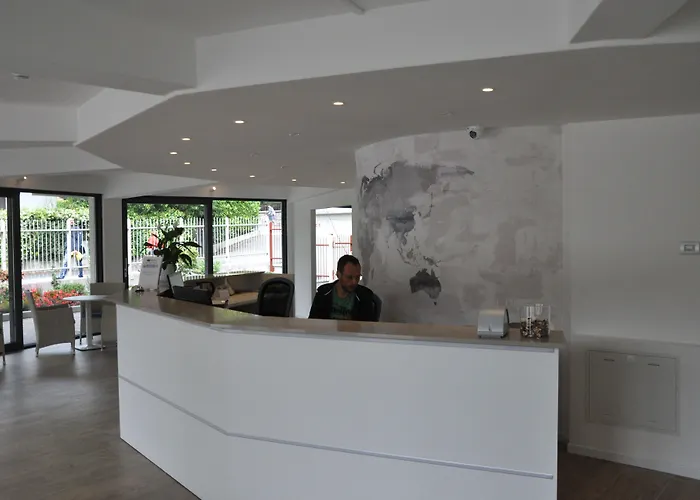 Ξενοδοχείο Vischi 3*