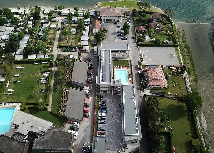 Ξενοδοχείο Vischi 3*